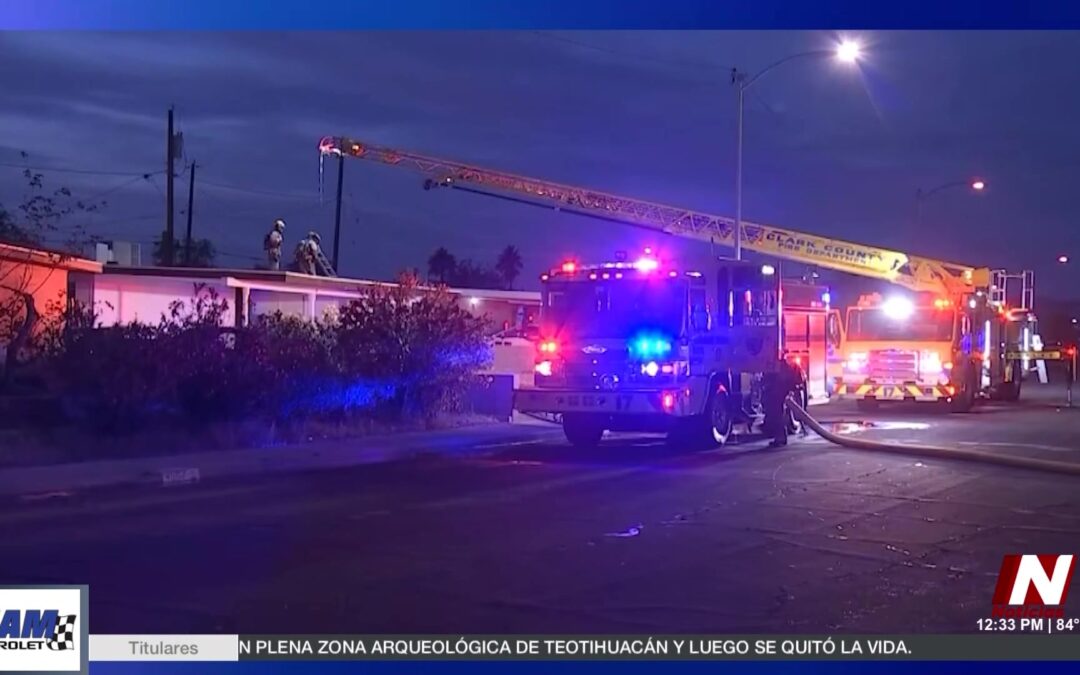 Incendio en Las Vegas: Bomberos sofocan rápidamente las llamas en Sacks Drive