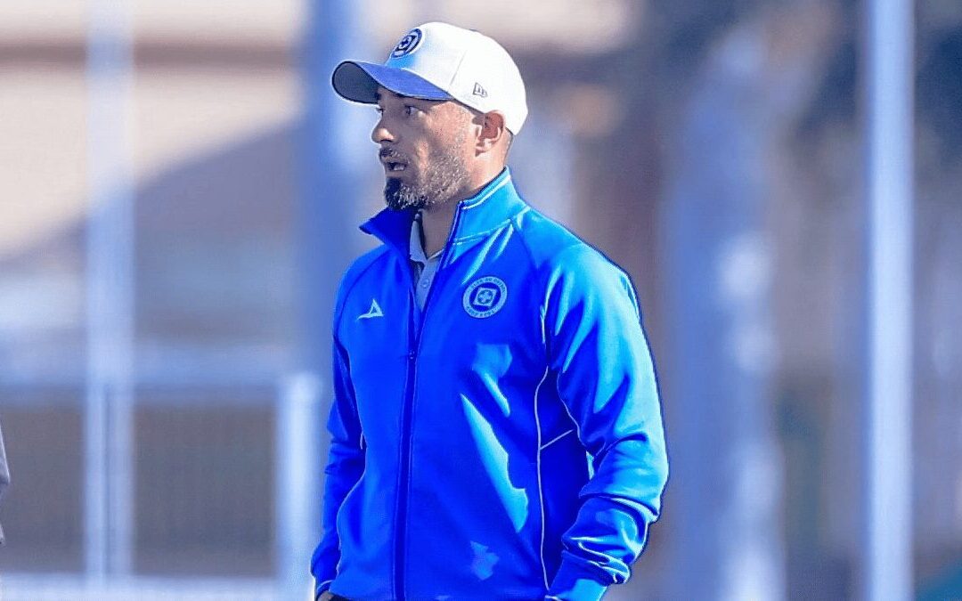 Sergio Pinto asume el liderazgo de Cruz Azul junto a Joel Huiqui tras salida de Larcamón
