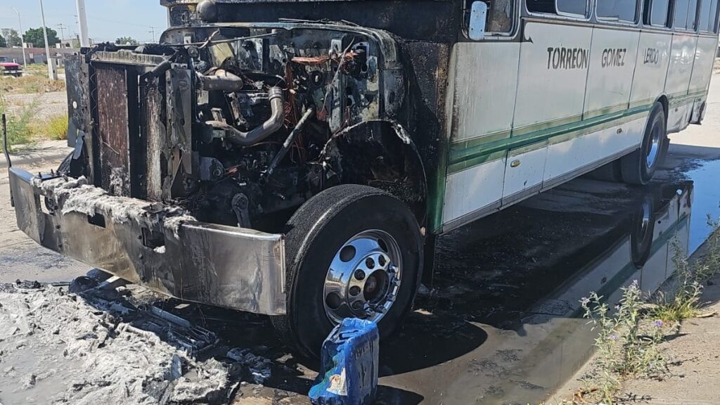 Autobús Incendiado En Gómez Palacio: Lo Que Sabemos Del Abandono De Los ‘Verdes’