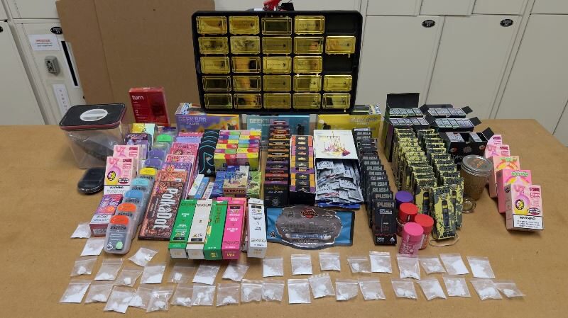 La Quinta: Arrestan a joven acusado de vender drogas a menores en el Valle de Coachella