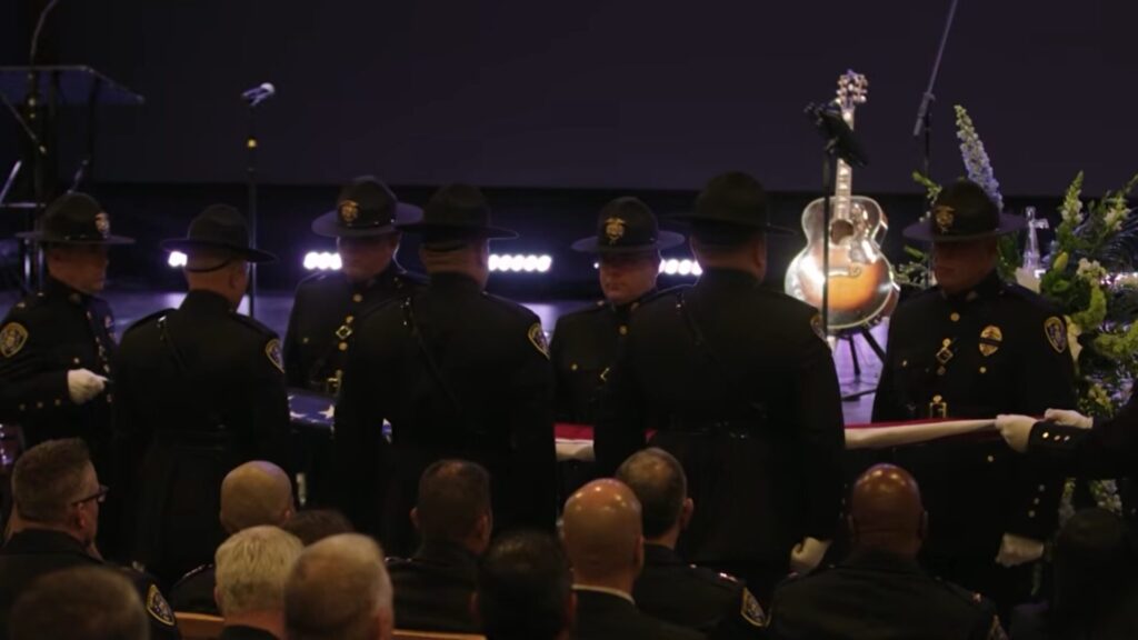 Emotivo Homenaje Al Teniente De La Policía De San Diego, Brian Avera