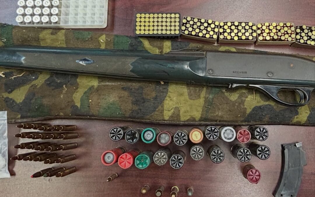 Desert Hot Springs, CA: arrestan a hombre acusado de robar generador de $20,000 y múltiples objetos; aseguran vehículos y arma
