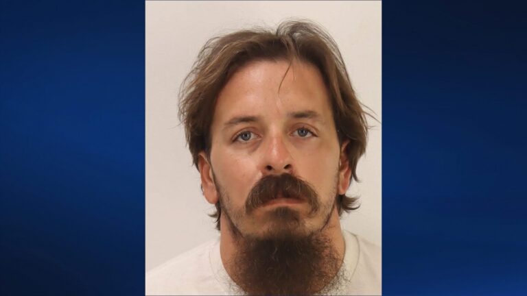 Hombre de Bermuda Dunes sale bajo fianza tras investigación por material de abuso sexual infantil y posesión de rifle de asalto
