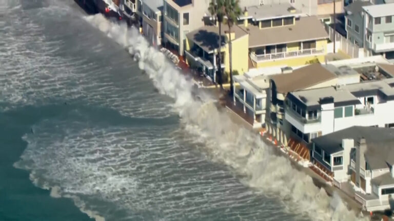 Oleaje elevado y amenaza de inundaciones costeras en el sur de California tras el paso de la tormenta tropical Rachel